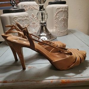 Daisy Fuentes Heels!